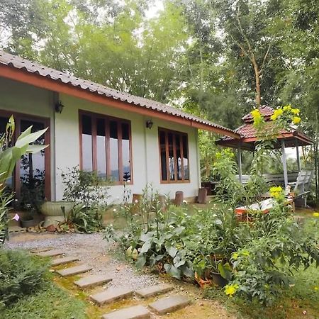 ภูริรักษ์ โฮมสเตย์ Ban Pha Saeng Lang Kültér fotó