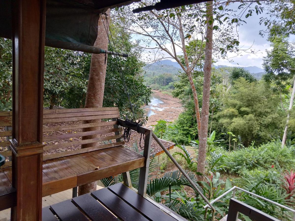 ภูริรักษ์ โฮมสเตย์ Ban Pha Saeng Lang Kültér fotó