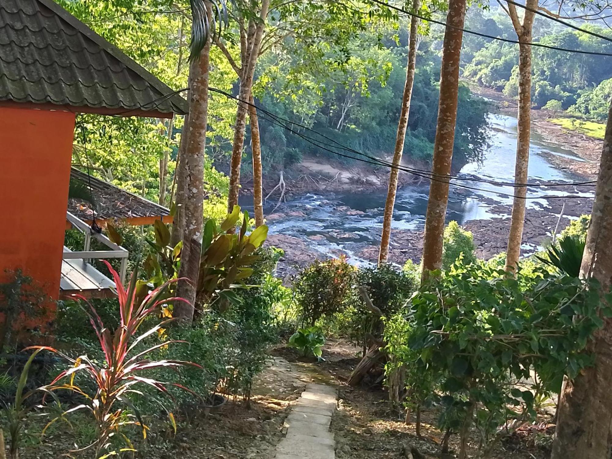 ภูริรักษ์ โฮมสเตย์ Ban Pha Saeng Lang Kültér fotó